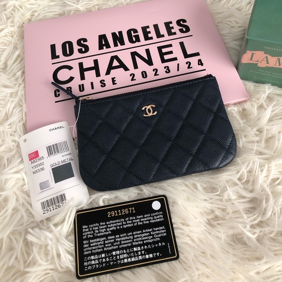 Chanel CLASSIC MINI POUCH (Free LA MER eye concentrate) - Picture 4 of 12